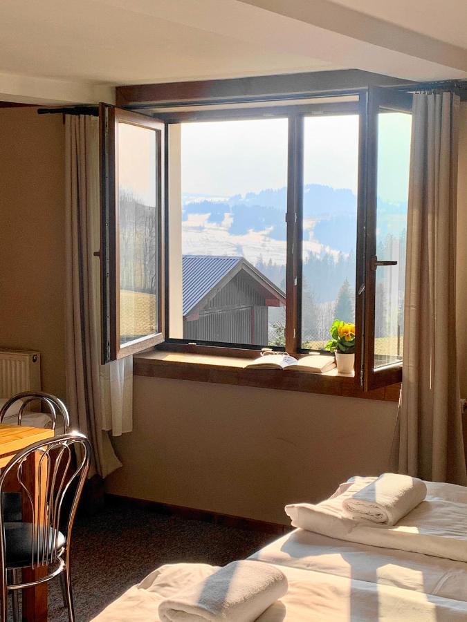 Osrodek Wypoczynkowy U Bartka Bed and Breakfast Czerwienne Exteriör bild