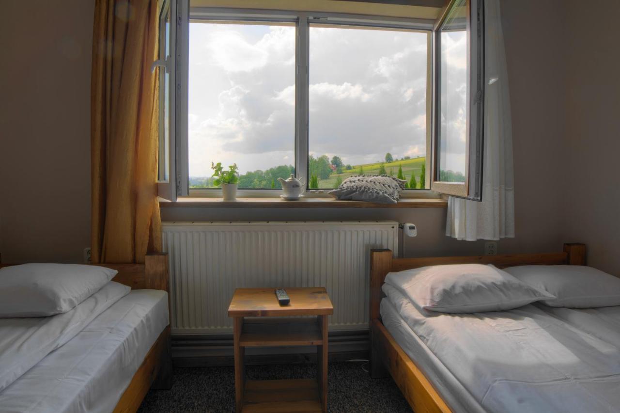Osrodek Wypoczynkowy U Bartka Bed and Breakfast Czerwienne Exteriör bild