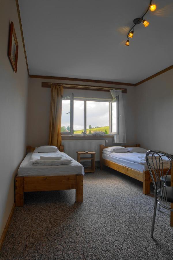 Osrodek Wypoczynkowy U Bartka Bed and Breakfast Czerwienne Exteriör bild