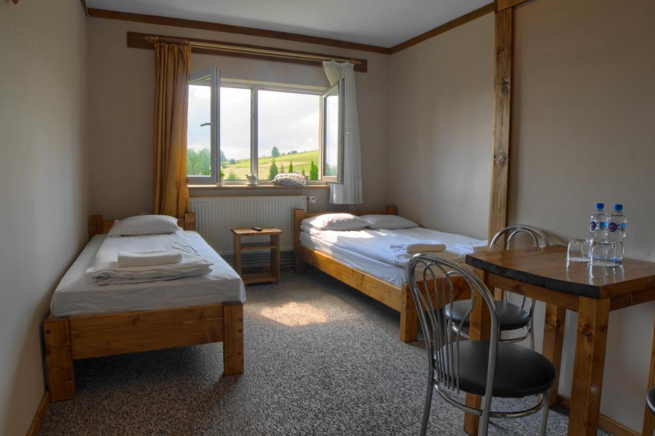 Osrodek Wypoczynkowy U Bartka Bed and Breakfast Czerwienne Exteriör bild